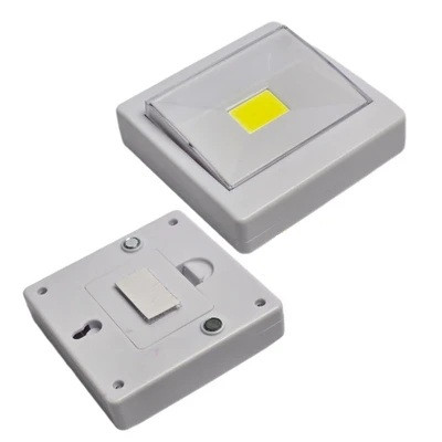 چراغ LED قابل حمل با سه باتری AAA و کلید روشن/خاموش آسان